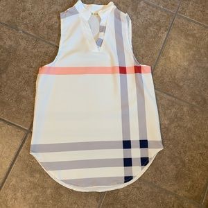 V-neck sleeveless blouse
